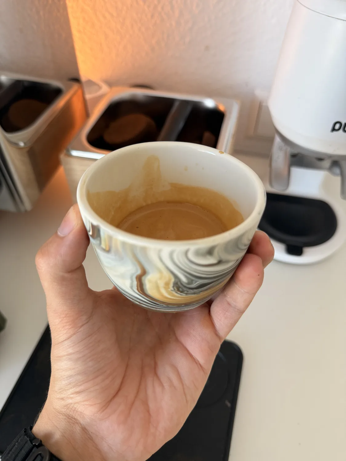 Fertiger Espresso in der Tasse